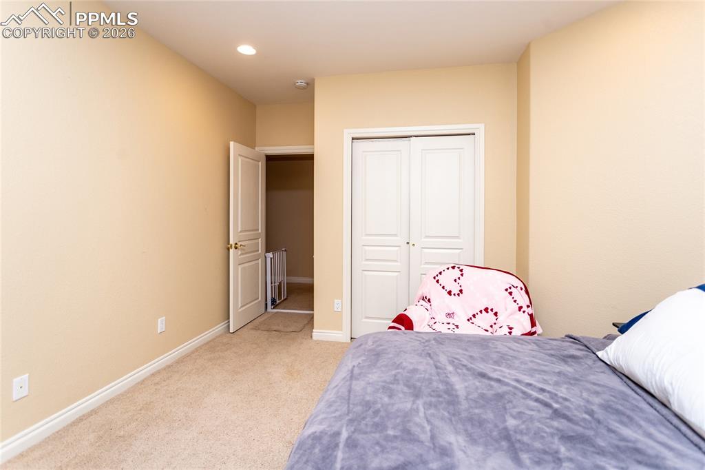 Image 39 of 50: Bedroom