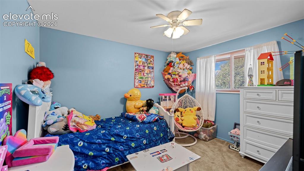 Image 12 of 27: Bedroom