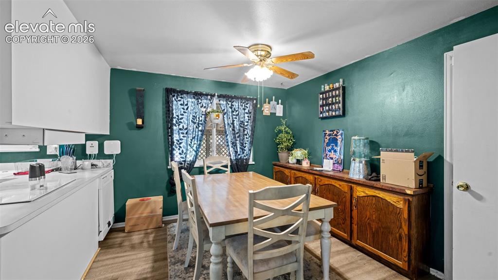Image 6 of 27: Dining Area