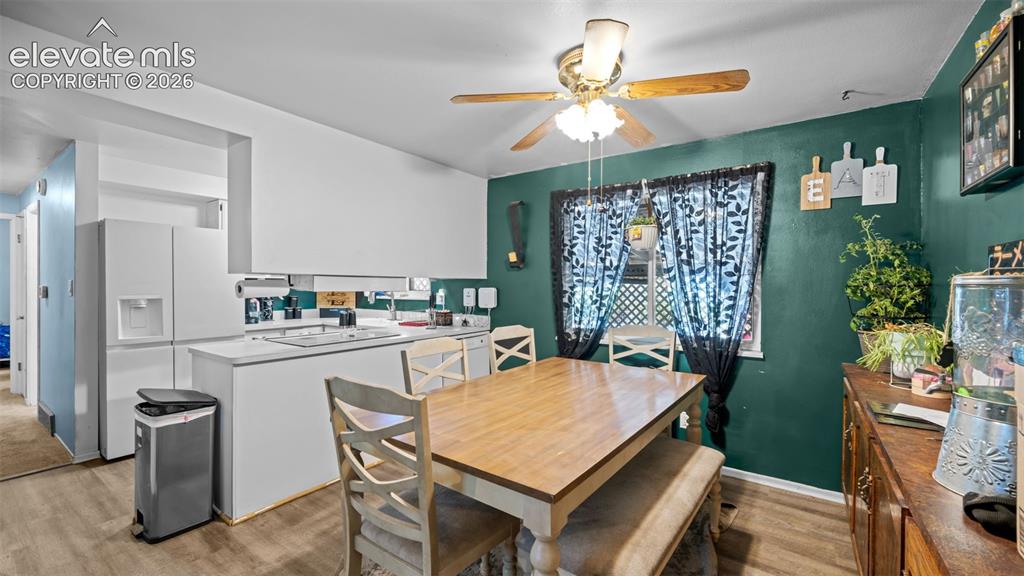 Image 7 of 27: Dining Area