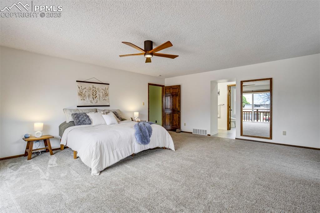 Image 13 of 50: Bedroom