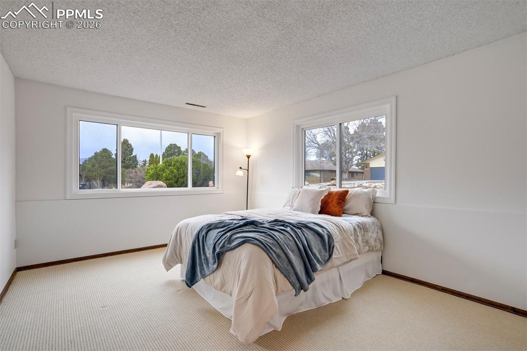 Image 27 of 50: Bedroom