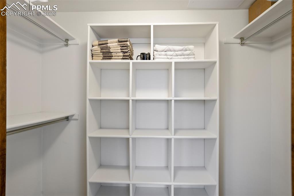 Image 28 of 50: Closet