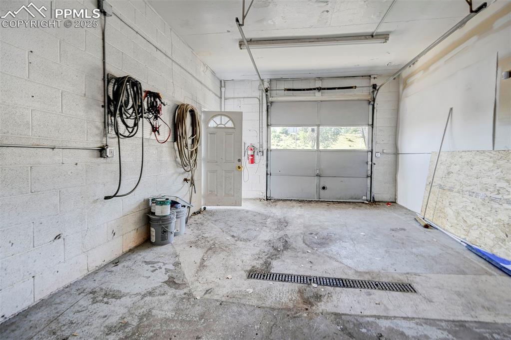 Image 41 of 42: View of garage