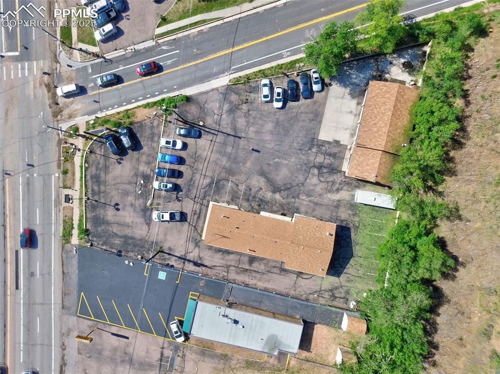 Image 8 of 42: Drone / aerial view