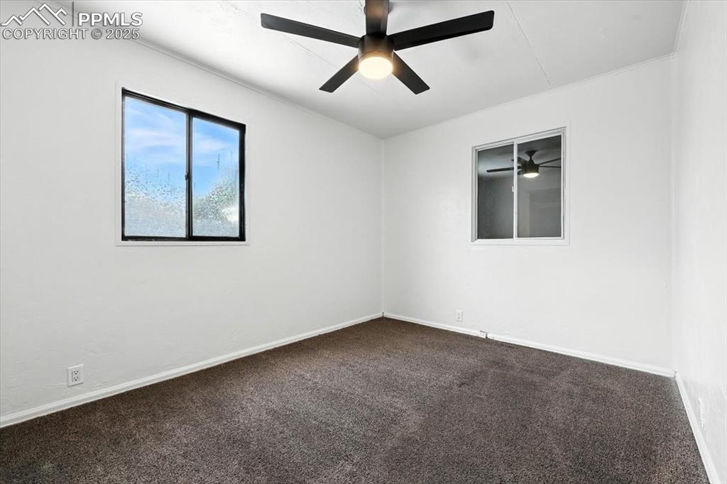 Image 45 of 47: Bedroom