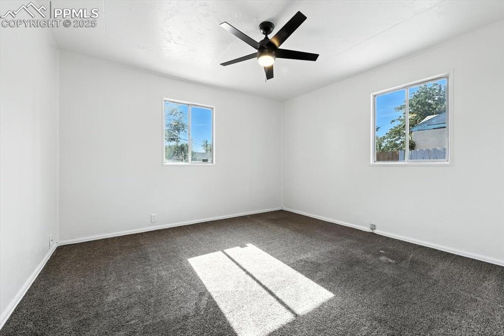 Image 46 of 47: Bedroom