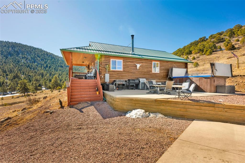 Image 27 of 49: Back of Structure