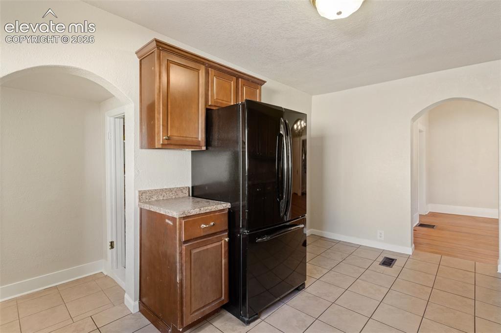Image 13 of 42: Kitchen
