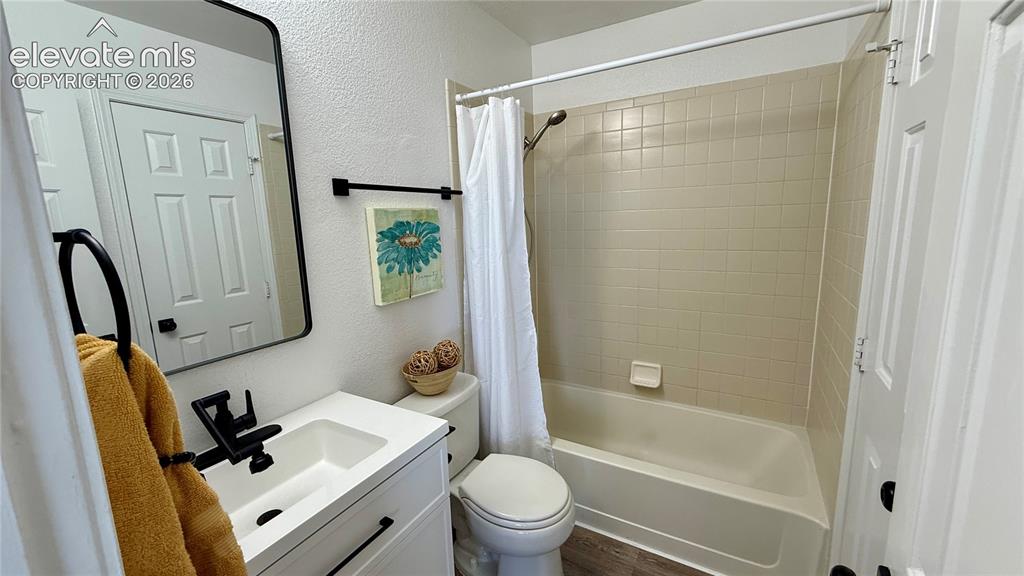 Image 11 of 22: Main bathroom