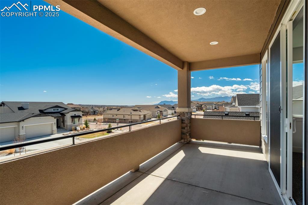 Image 24 of 50: Balcony