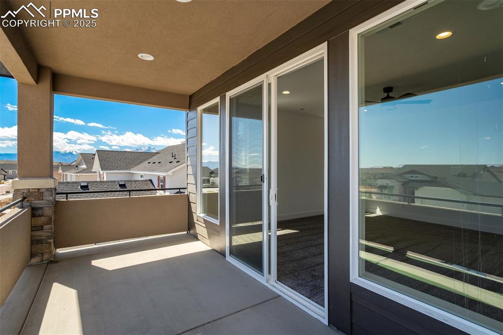 Image 25 of 50: Balcony