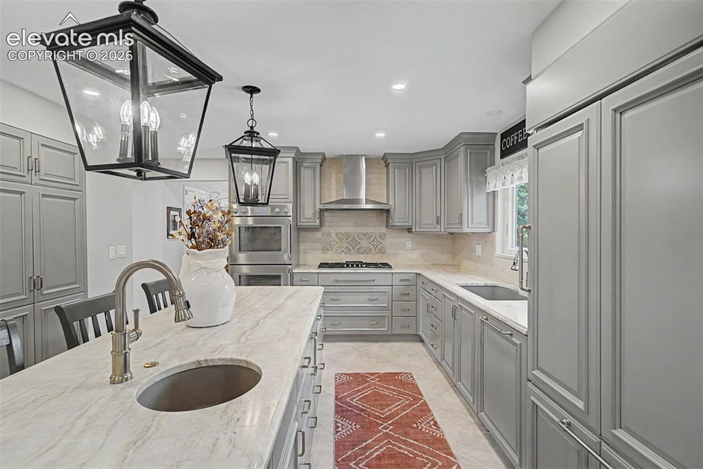 Image 13 of 49: Kitchen