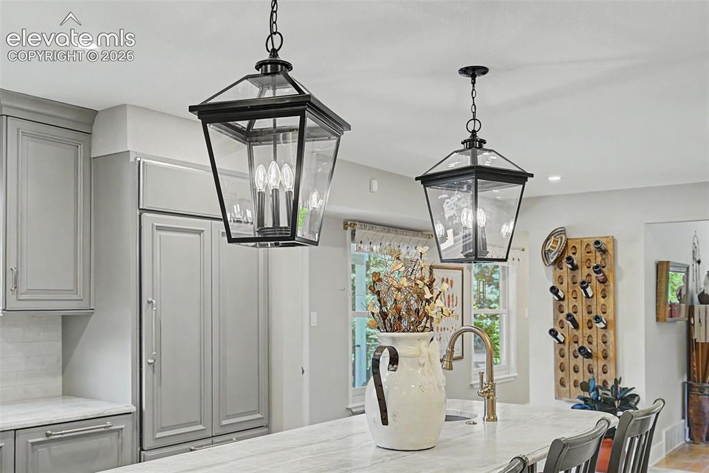 Image 14 of 49: Kitchen