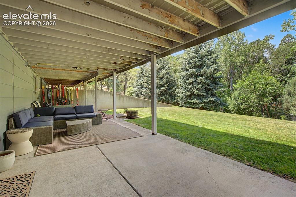 Image 44 of 49: Deck