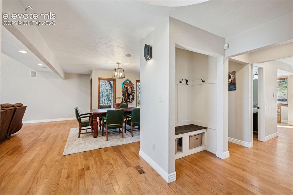 Image 19 of 35: Mud Room