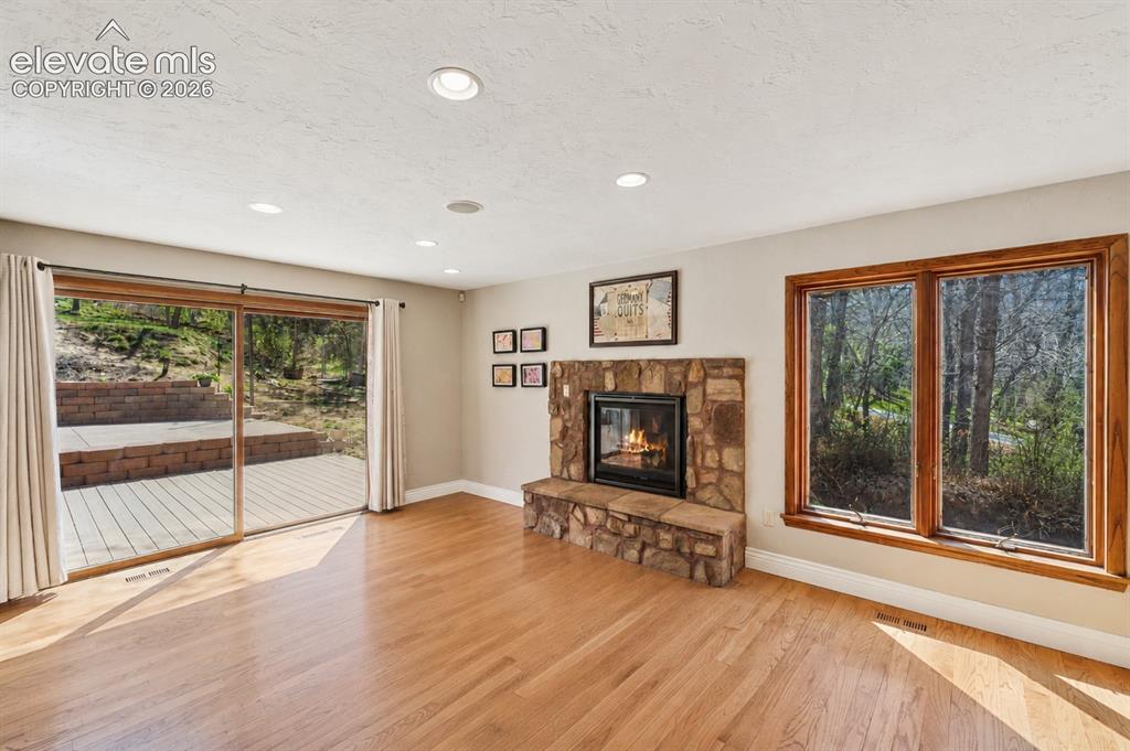 Image 8 of 35: Living Room