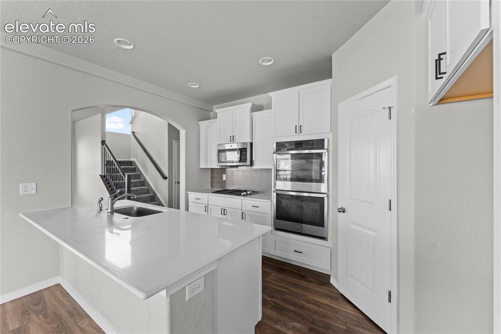 Image 14 of 42: Kitchen