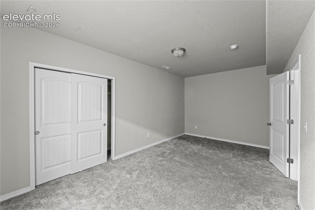 Image 36 of 42: Bedroom