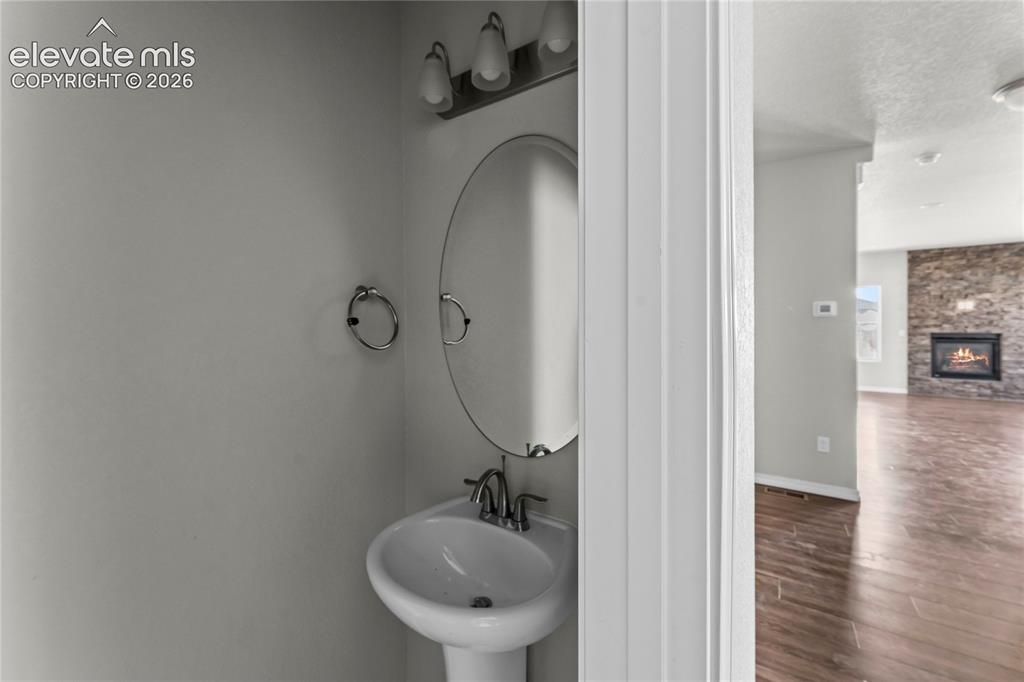 Image 4 of 42: Bathroom
