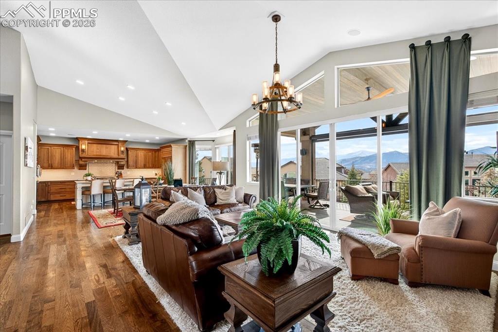 Image 10 of 50: Living Room