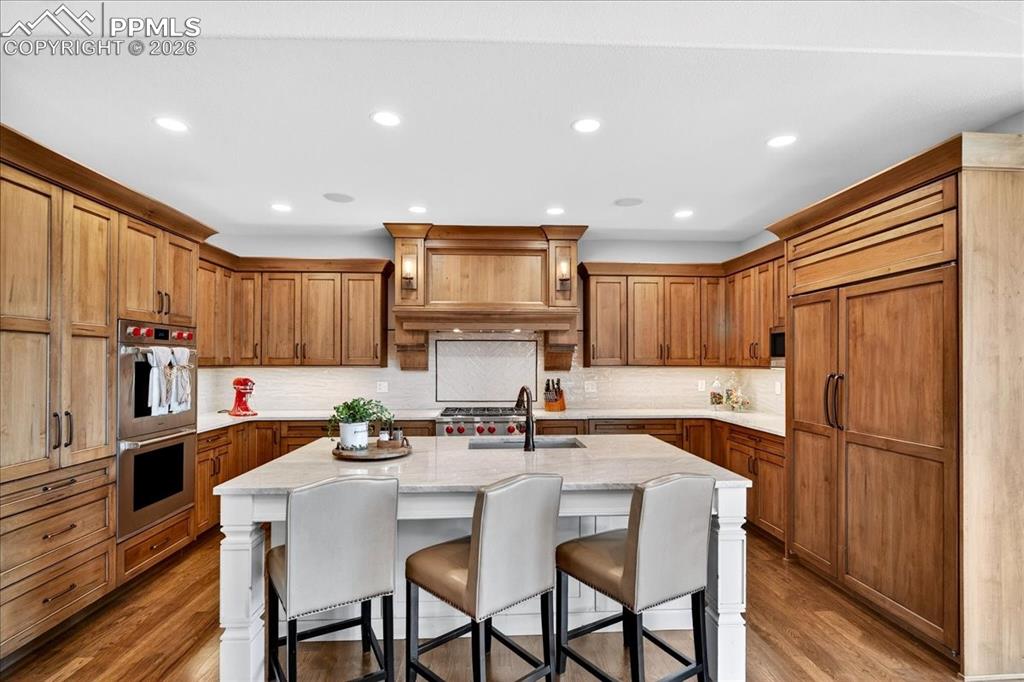 Image 18 of 50: Kitchen