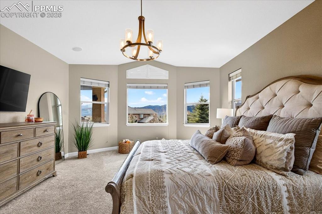 Image 27 of 50: Bedroom