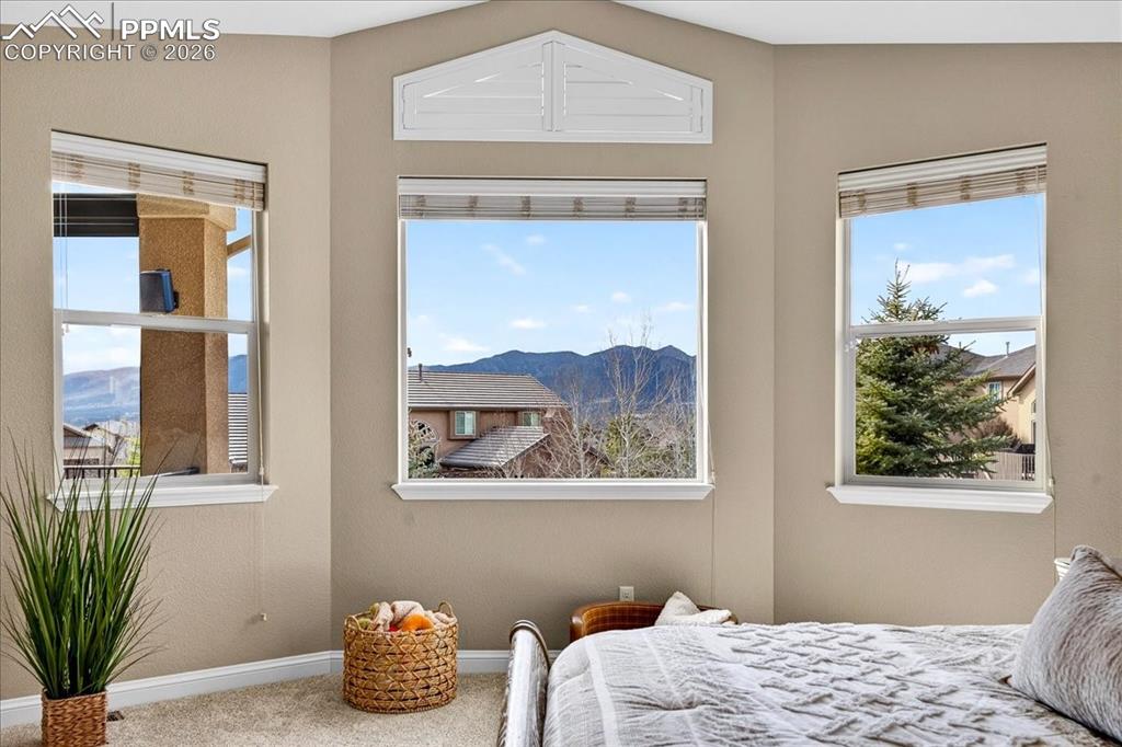 Image 28 of 50: Bedroom