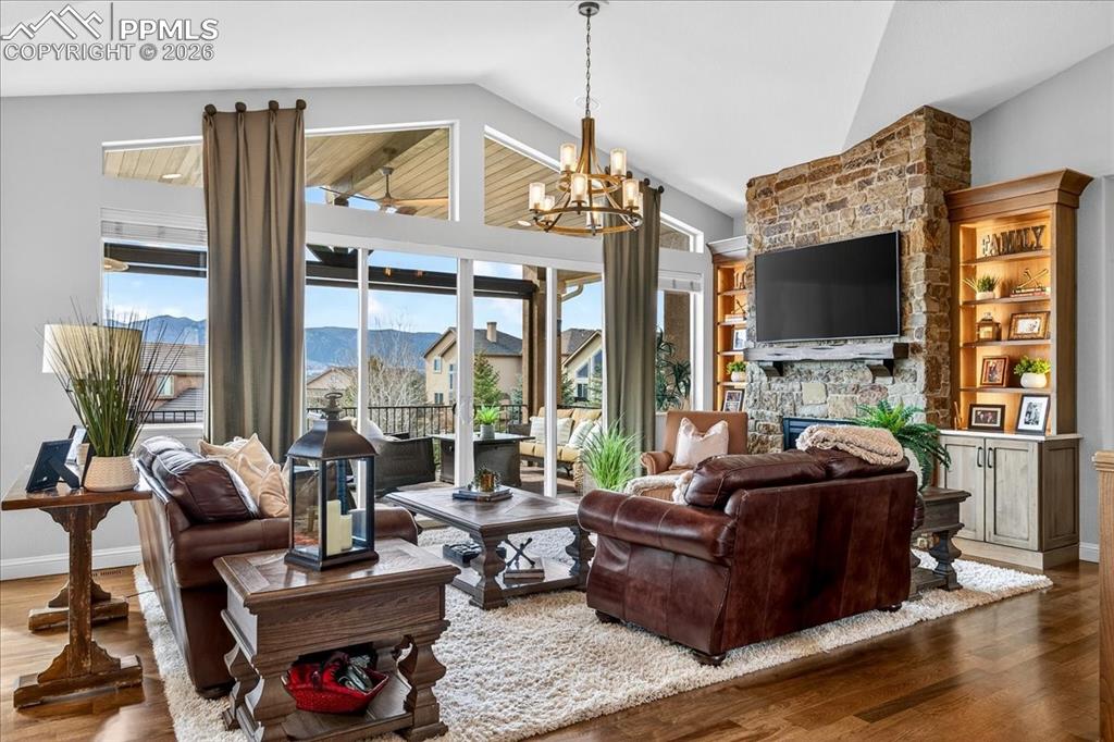 Image 9 of 50: Living Room