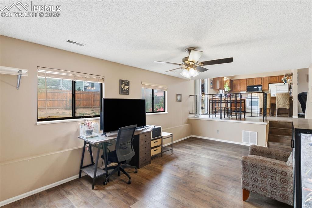 Image 10 of 33: Family Room