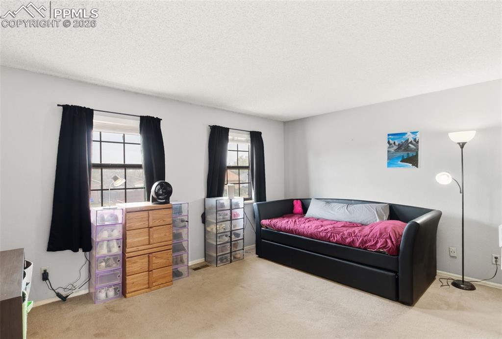 Image 12 of 33: Bedroom