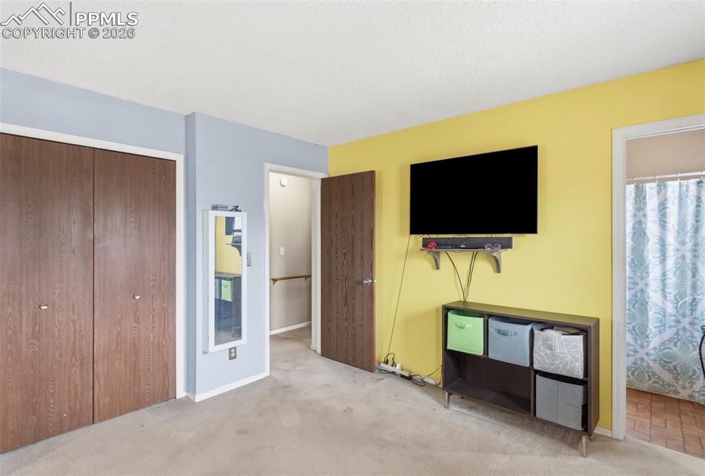 Image 14 of 33: Bedroom