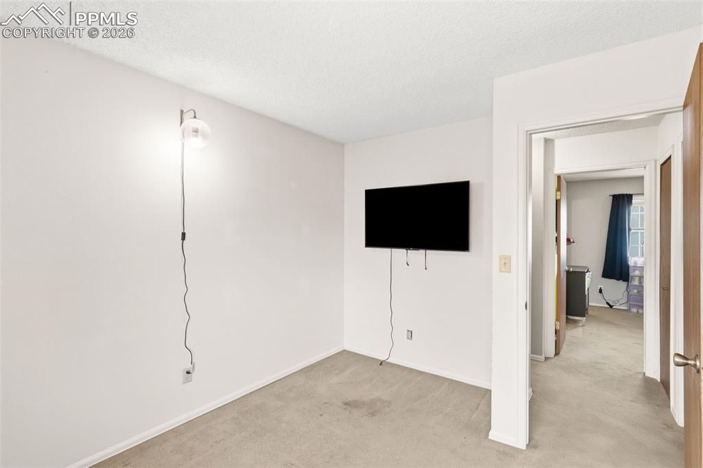 Image 18 of 33: Bedroom