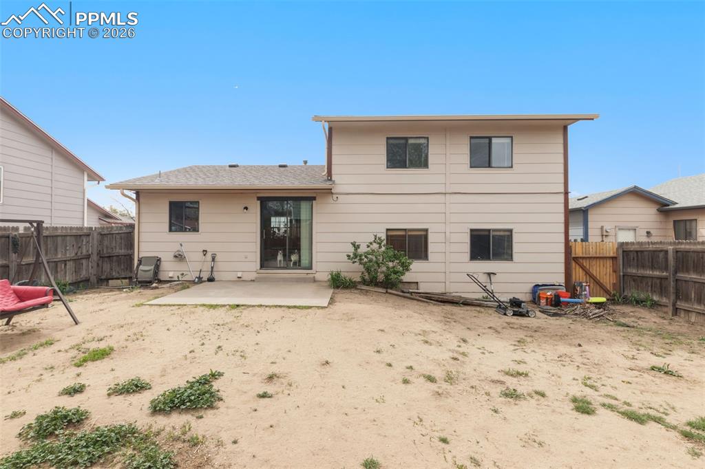 Image 25 of 33: Back of Structure