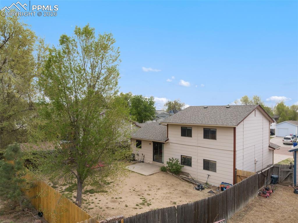 Image 33 of 33: Back of Structure