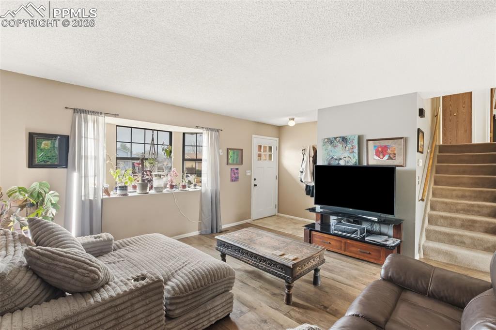 Image 5 of 33: Living Room