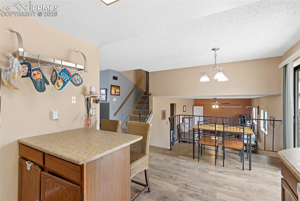 Image 9 of 33: Kitchen