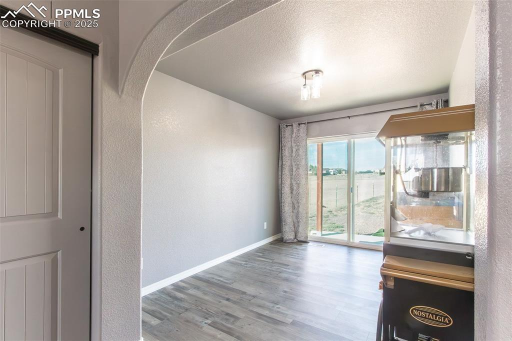 Image 10 of 39: Dining Room