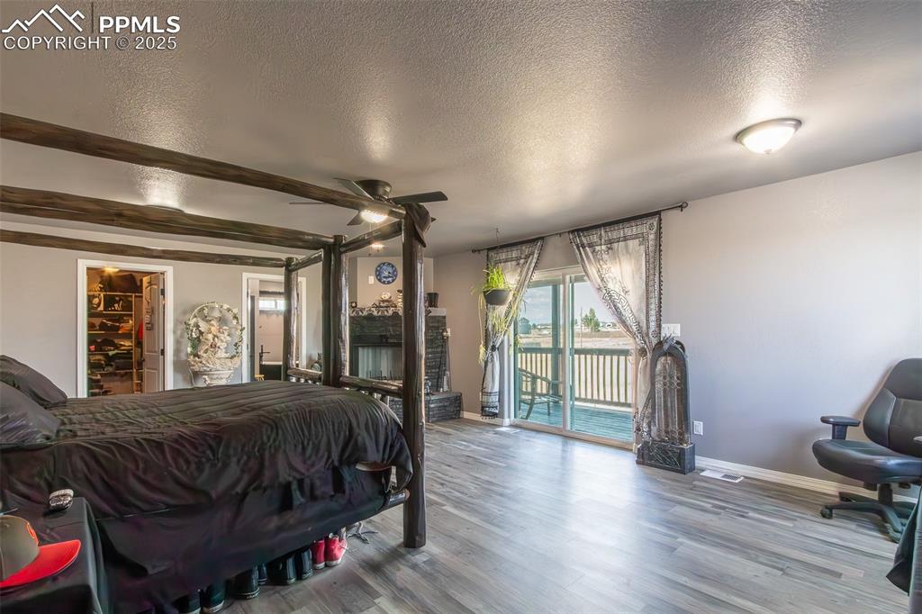 Image 21 of 39: Bedroom