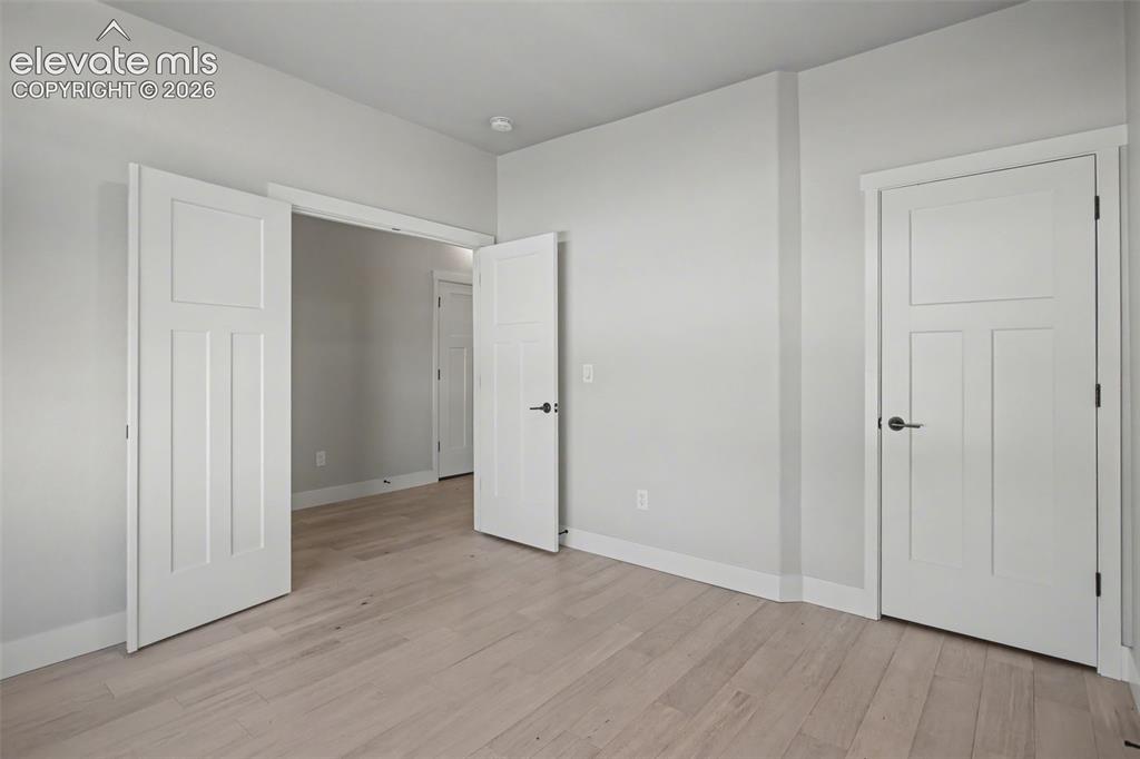 Image 10 of 33: Bedroom