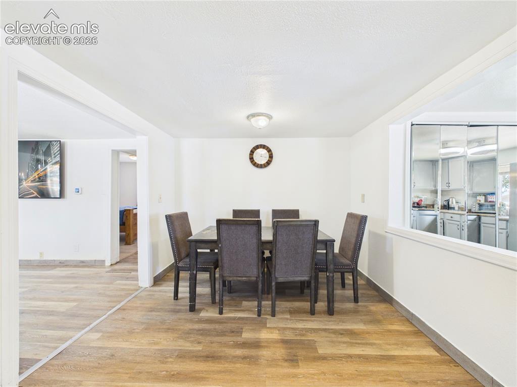 Image 10 of 36: Dining Area