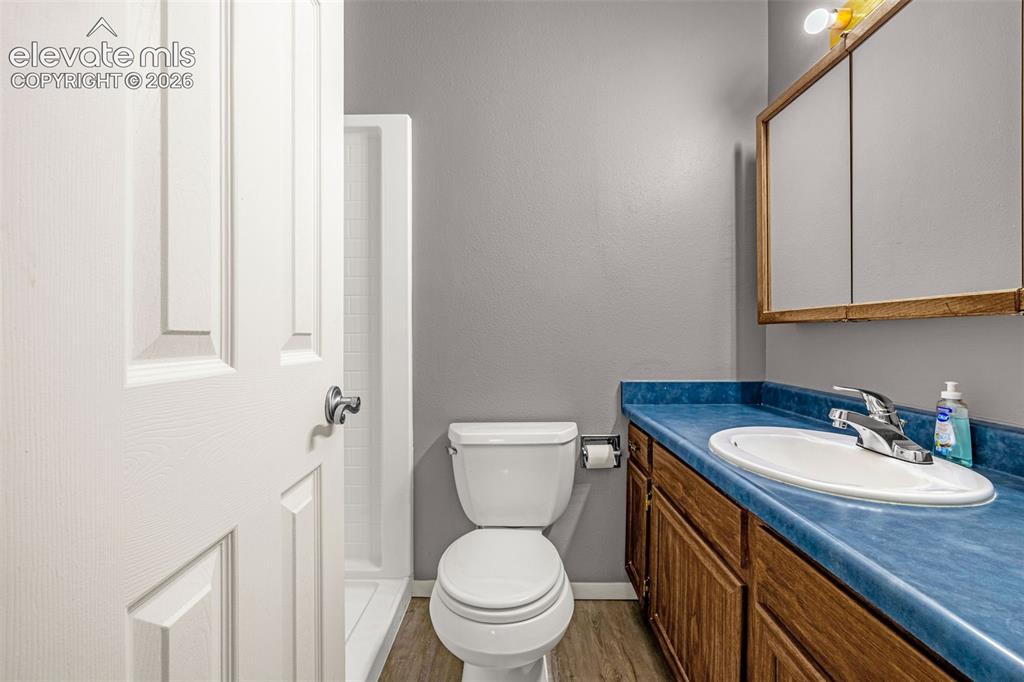 Image 19 of 30: Bathroom