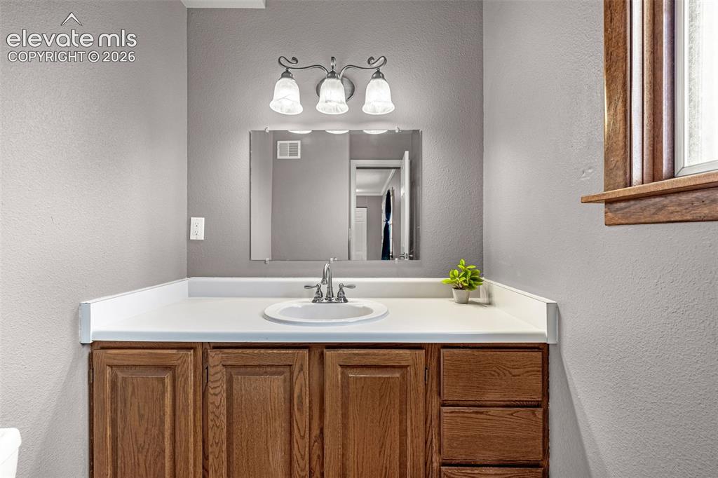 Image 9 of 30: Bathroom