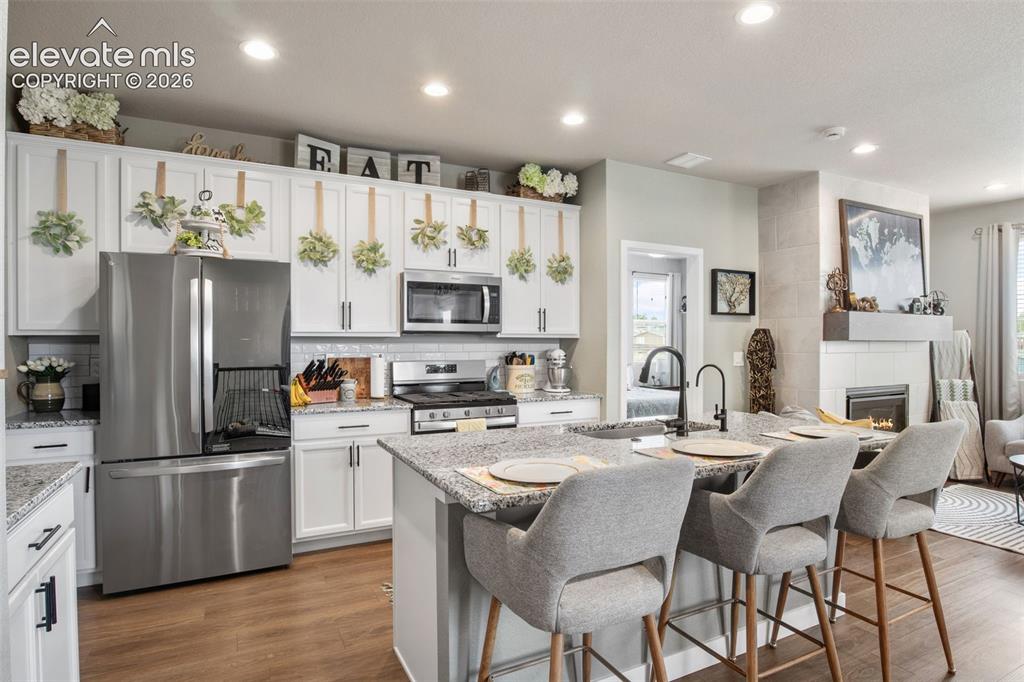 Image 8 of 45: Kitchen
