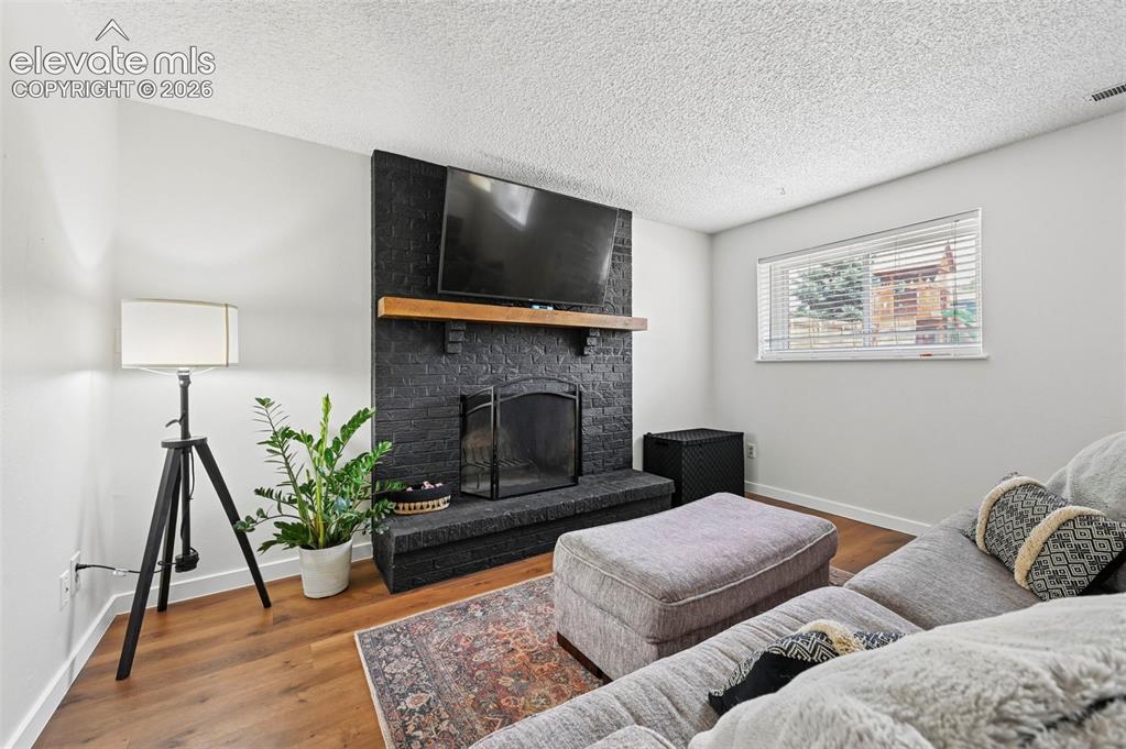 Image 18 of 28: Family Room