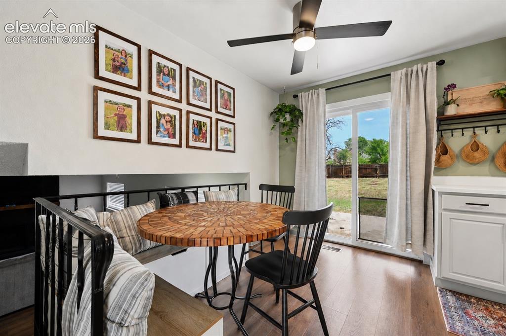 Image 6 of 28: Dining Area
