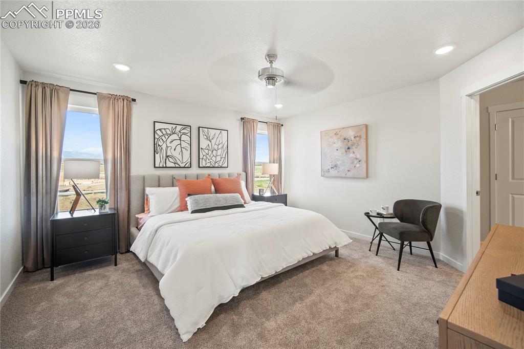 Image 24 of 40: Bedroom