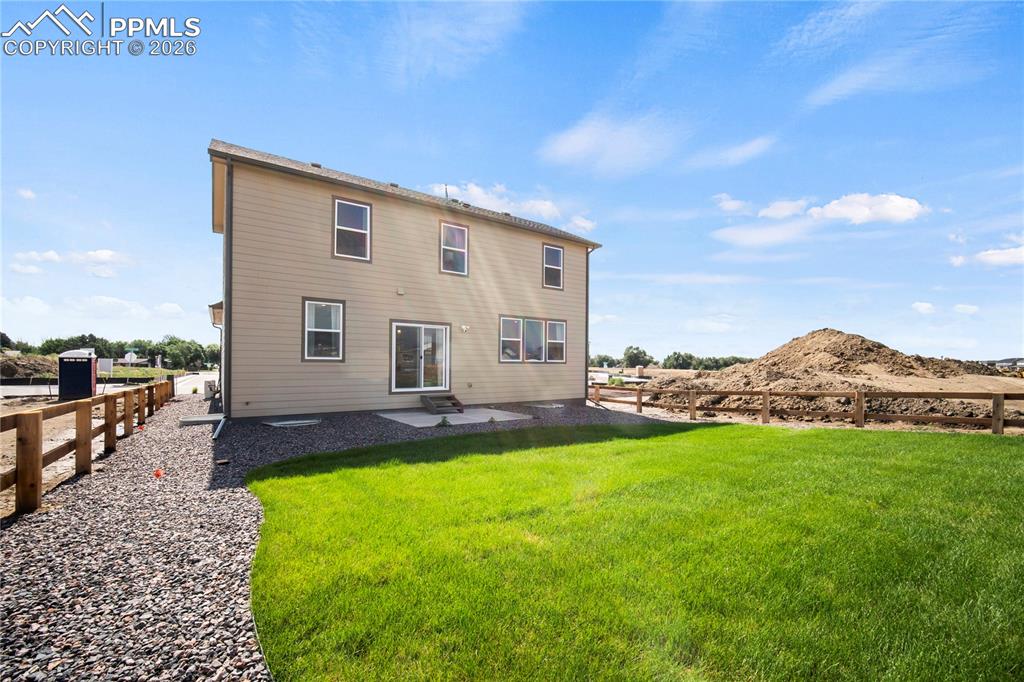 Image 40 of 40: Back of Structure