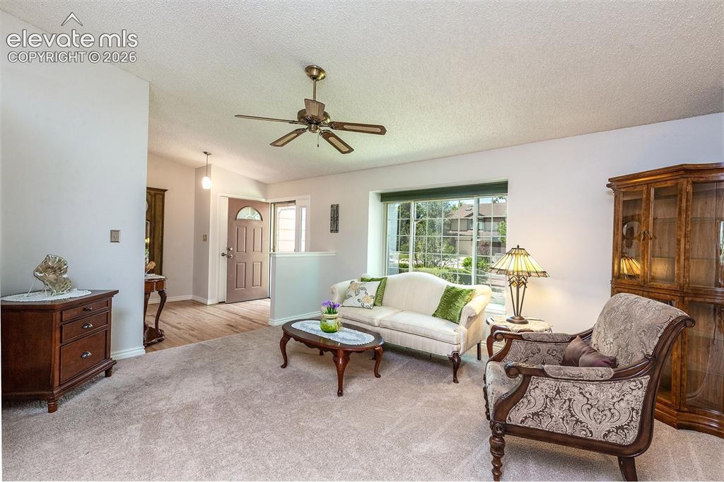 Image 8 of 50: Living Room