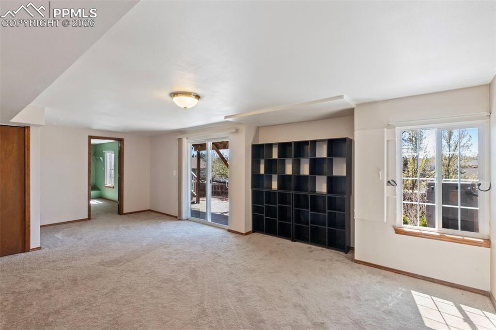 Image 33 of 44: Family Room